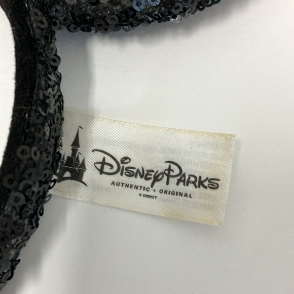 Sequin Black with red bow Disney Parks Mouse Ears. Excellent condition. Like new - Picture 2 of 6